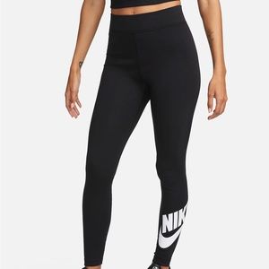 NEW Black Nike Sportswear Leggings